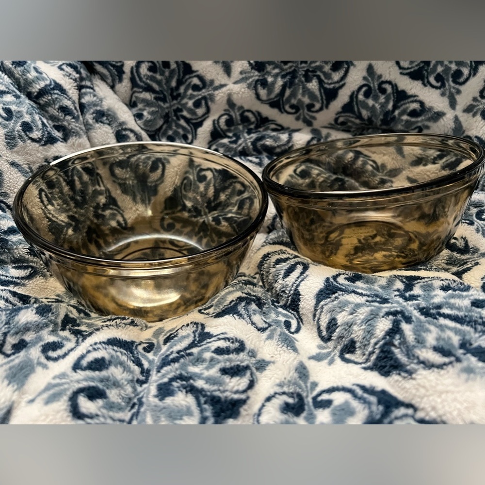 2 Smoke Colored Anchor Hocking Nesting Bowls